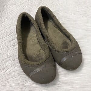 CROCS Nanook Brown Fuzz Fuzzy Lined Round Toe Slip On Chunky Ballet Flats